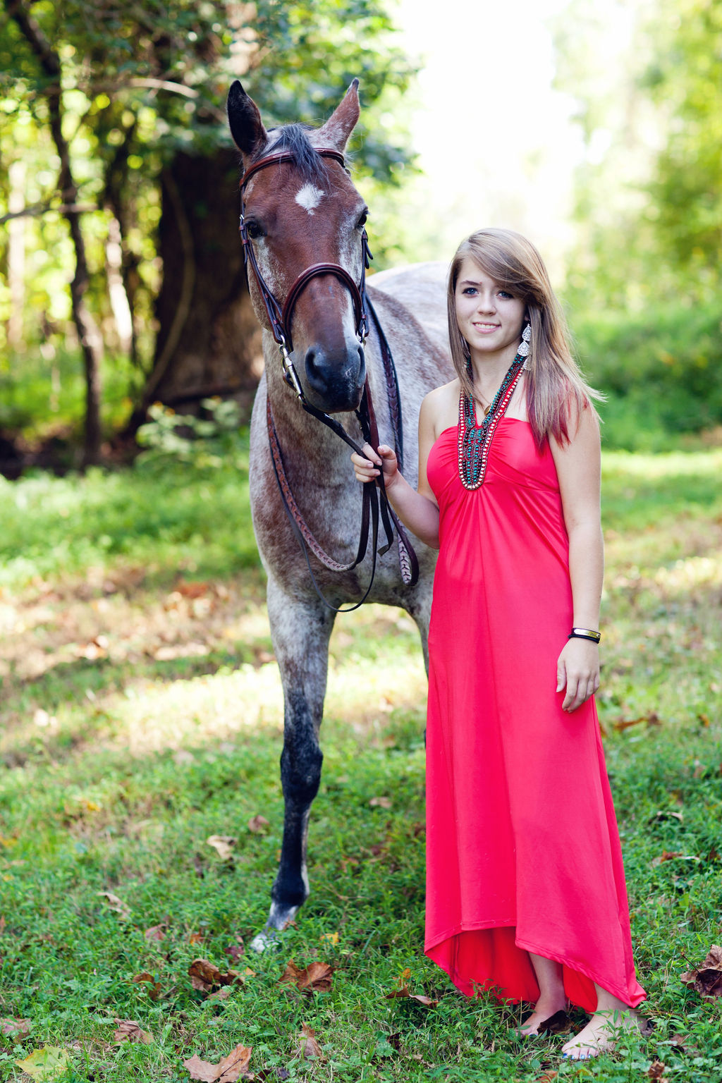 girl with horse senior portrait 1